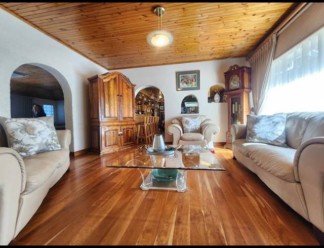 4 BEDROOM HOUSE FOR SALE IN BRACKENHURST